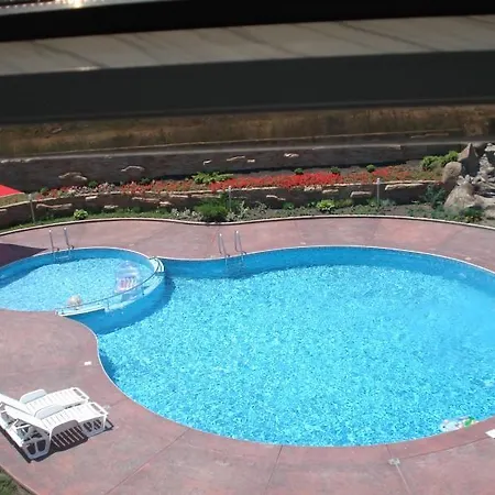 In Rouge Σωζόπολη